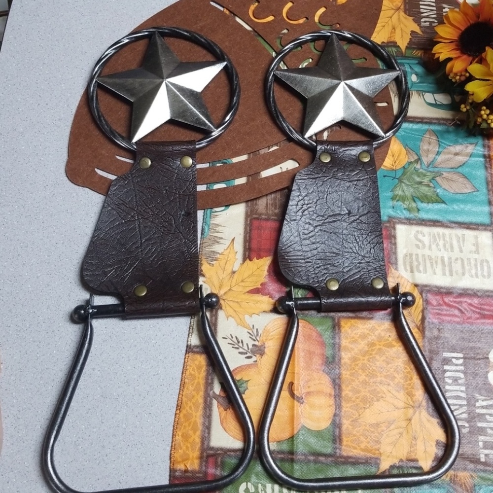 Western towel holders